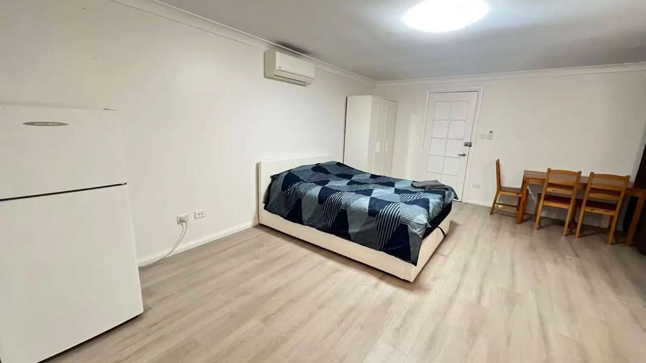 Furnished room studio flat for rent