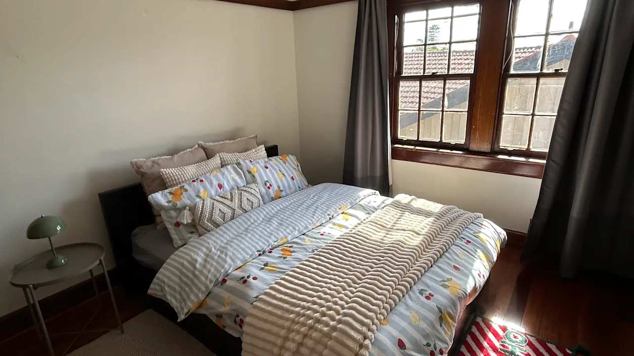 Furnished room in a share house