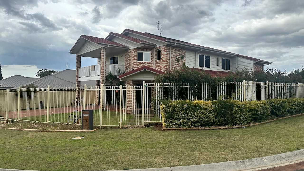 Whole property with 4 rooms for rent