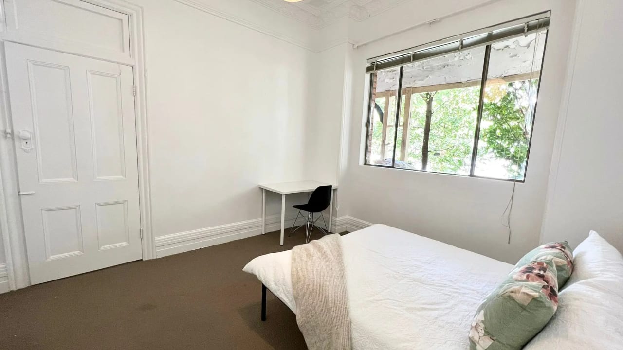 Room in a share house