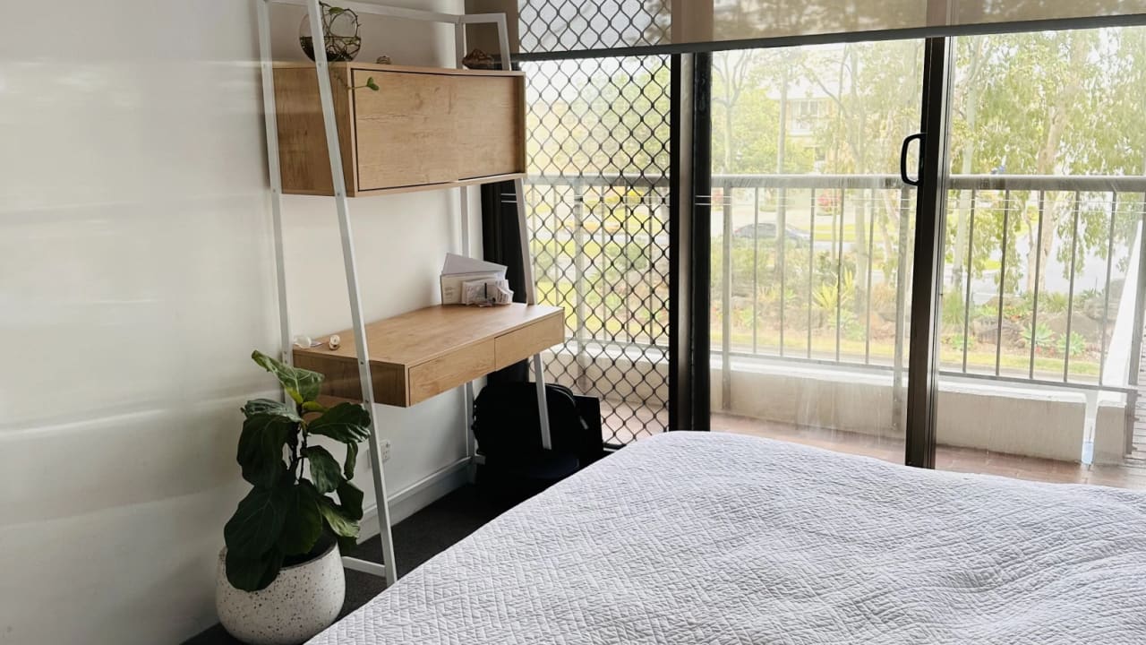 Unfurnished room in a flatshare
