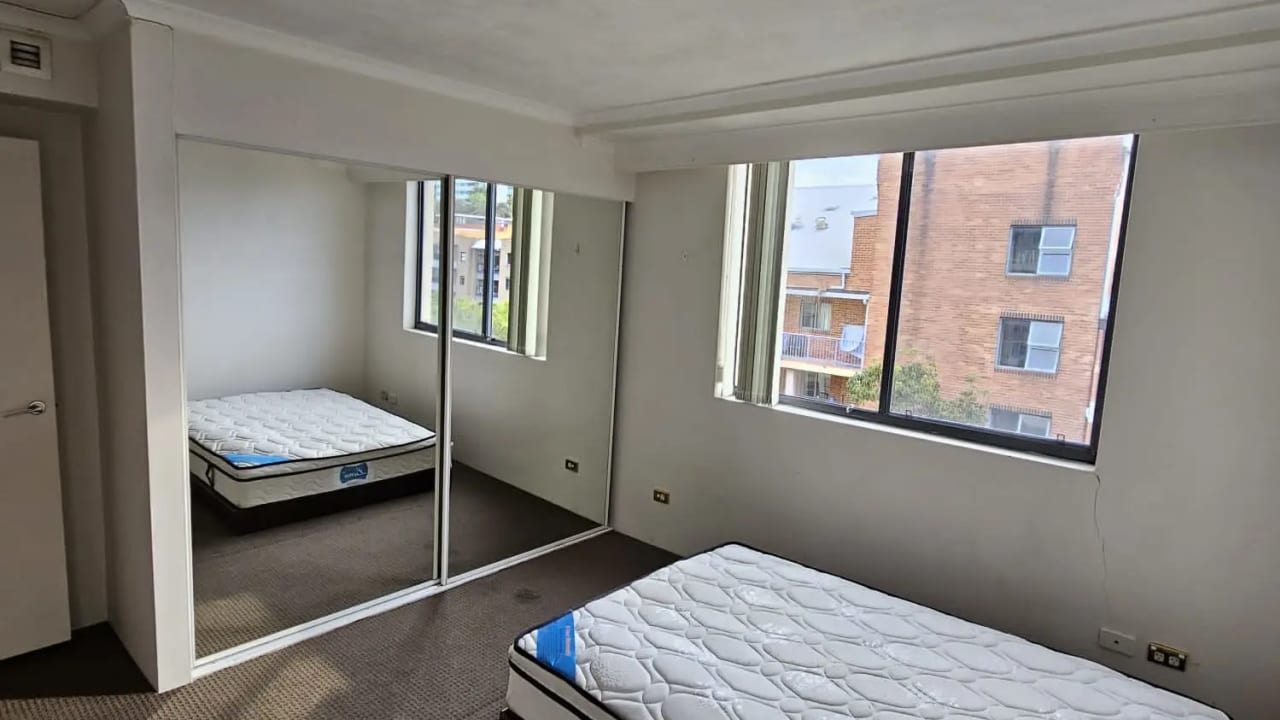 Furnished room with ensuite in a flatshare