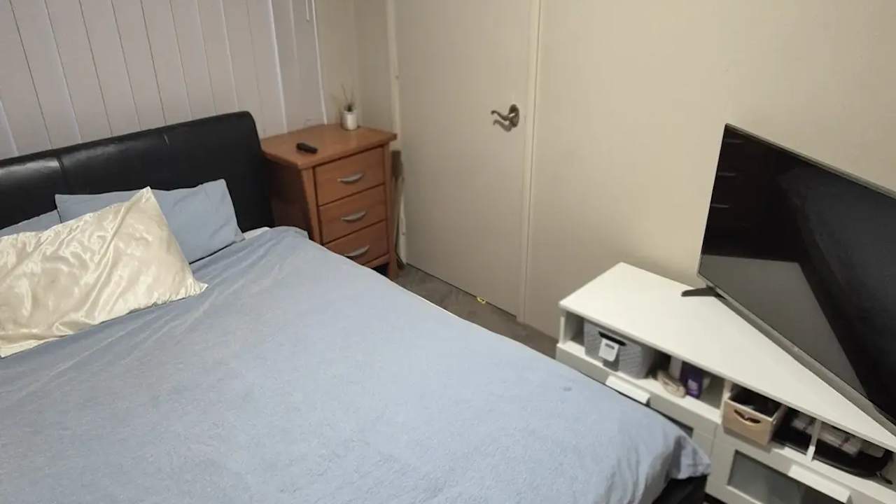 Furnished room in a share house