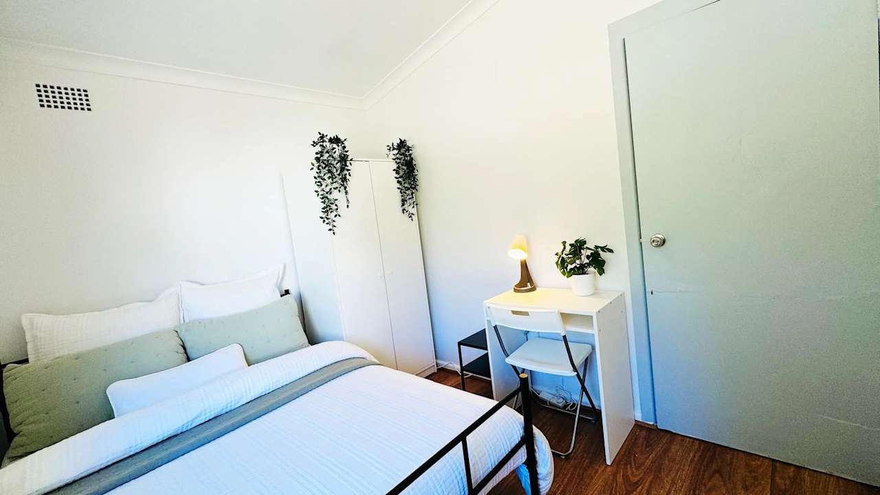 Furnished room in a share house