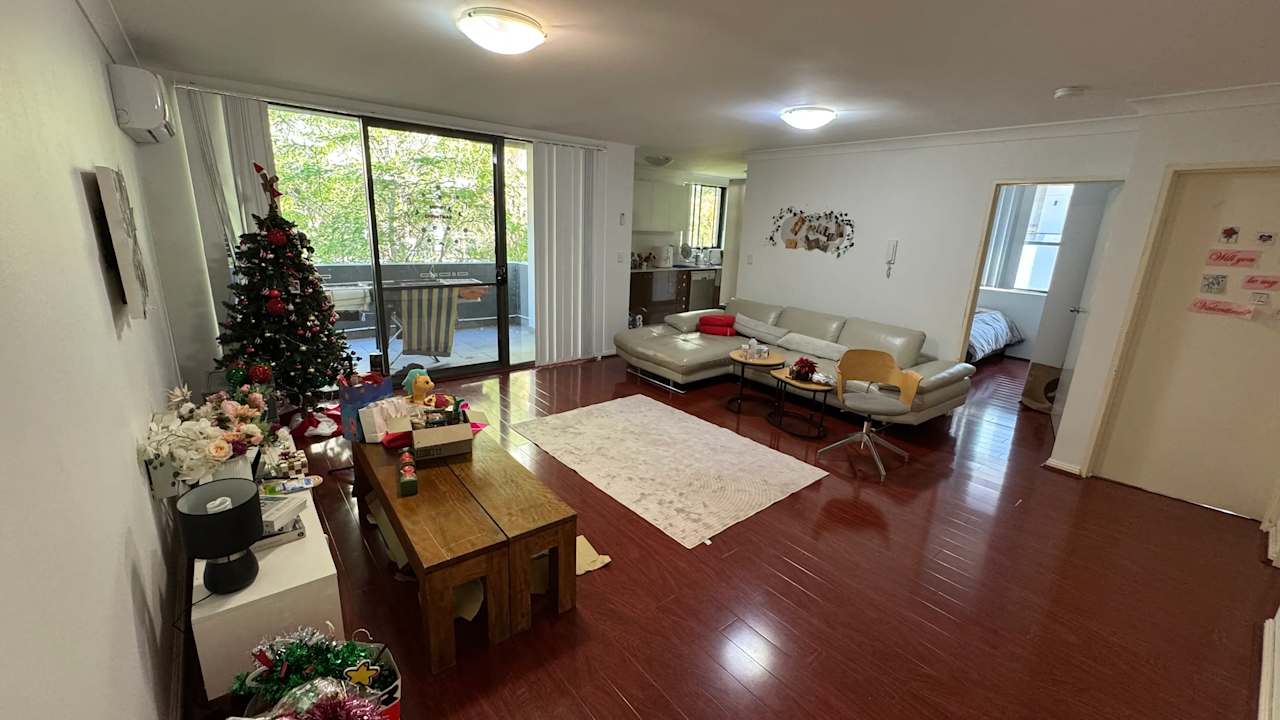 Unfurnished room in a flatshare