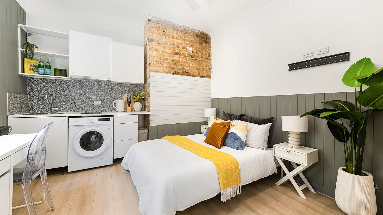 Room studio flat for rent