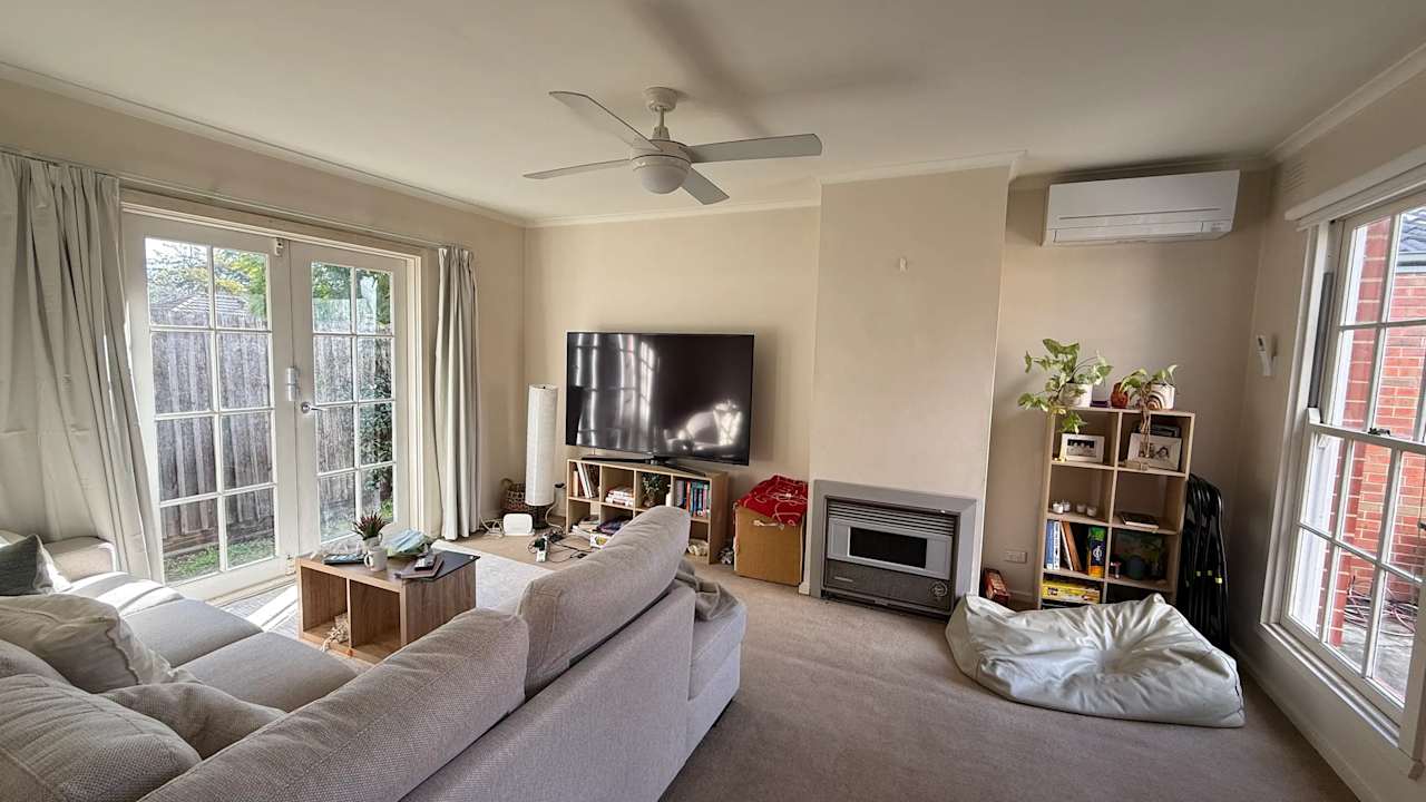 Furnished room in a share house