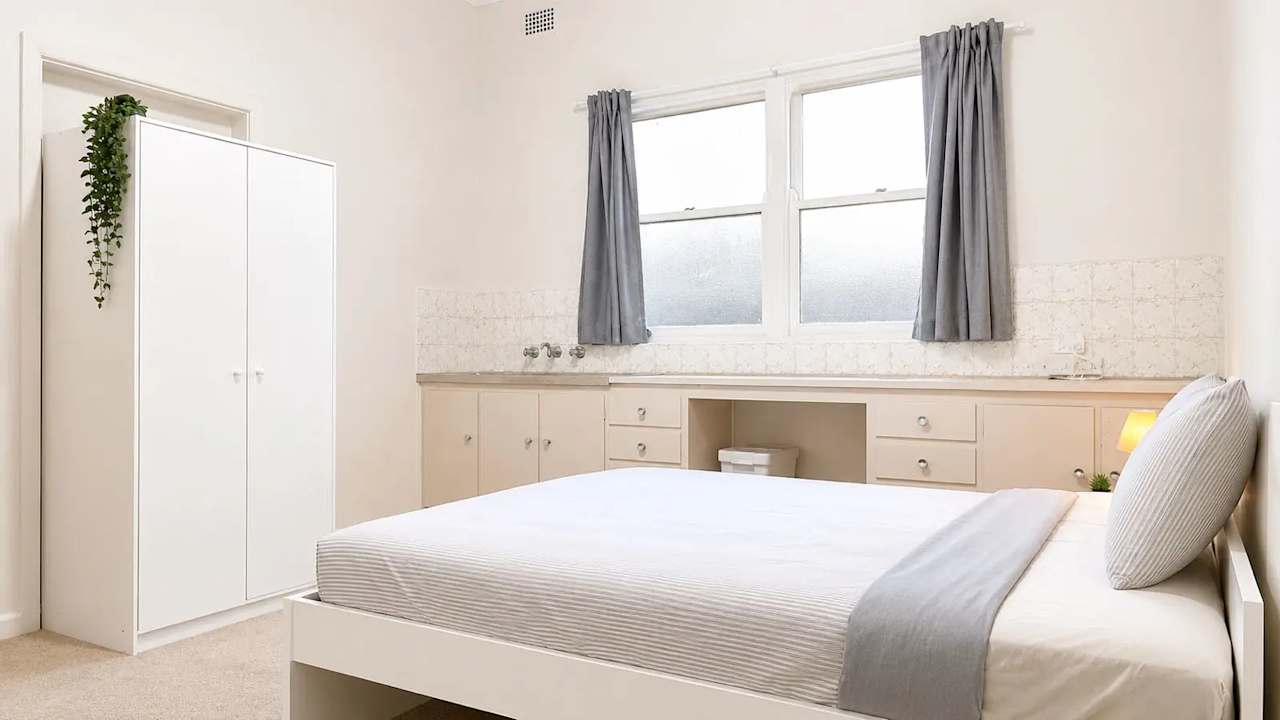 Furnished room in a share house