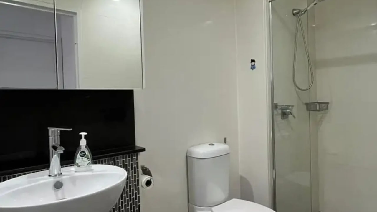 Furnished room in a flatshare