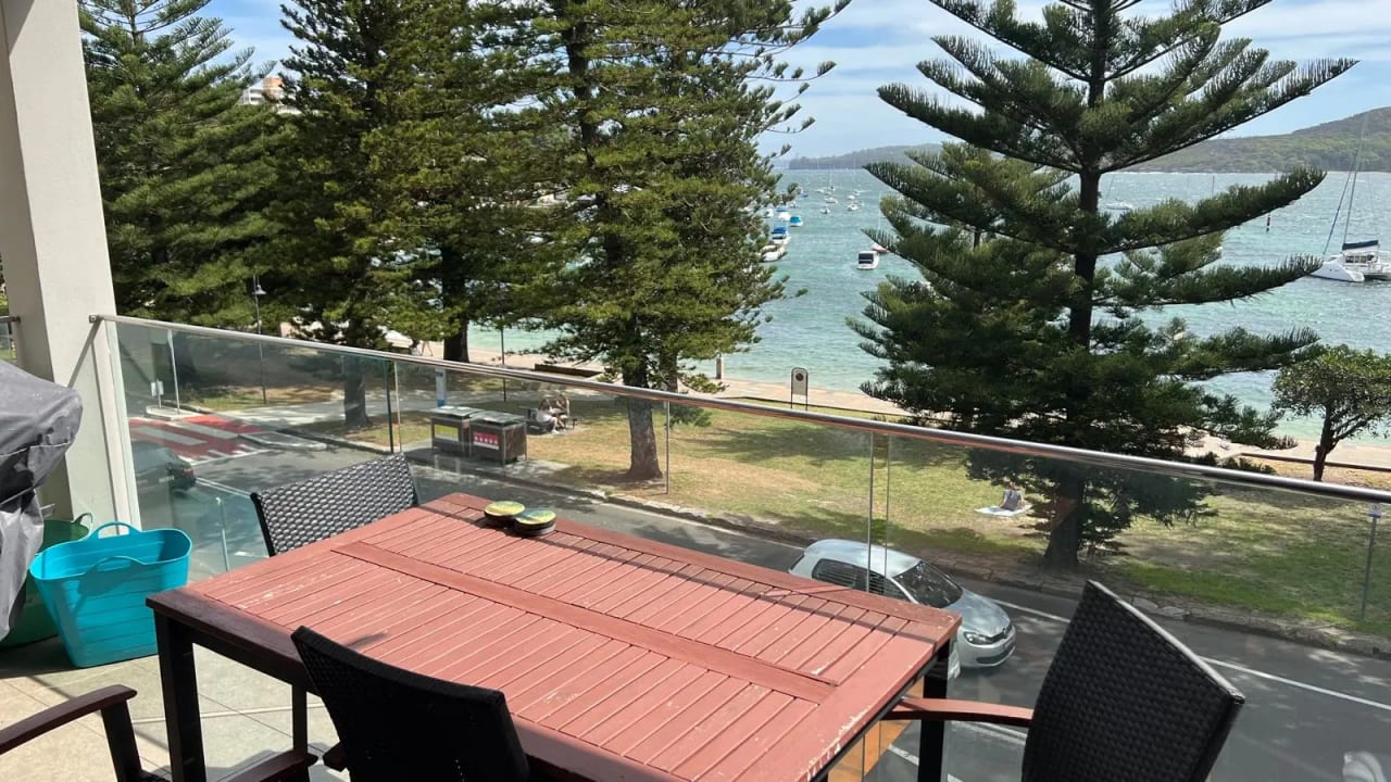 Unfurnished room in a flatshare