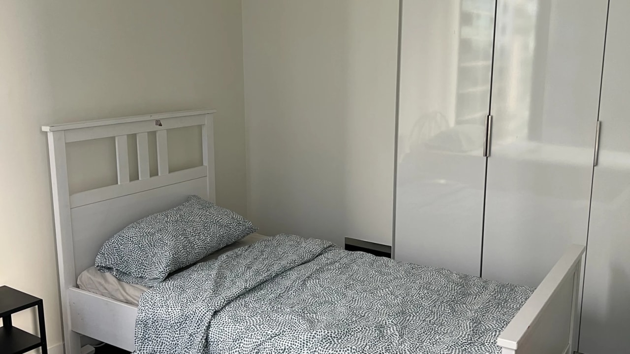 Furnished room in a flatshare