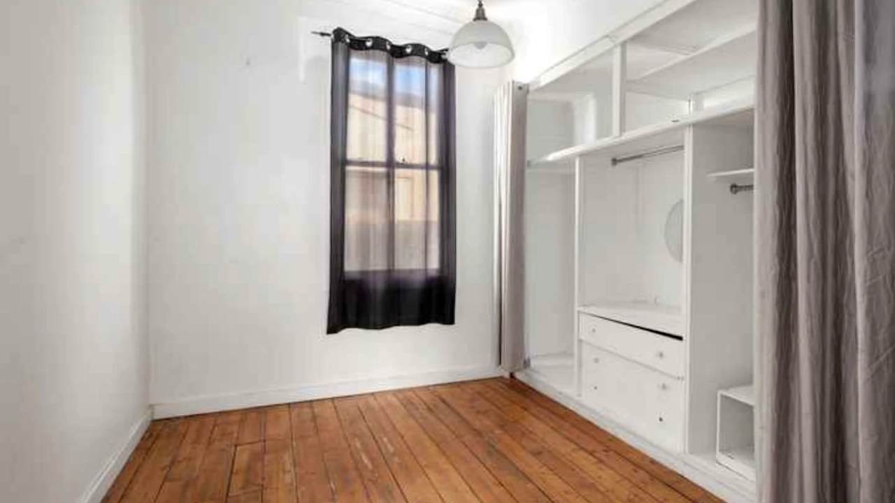 Room in a share house