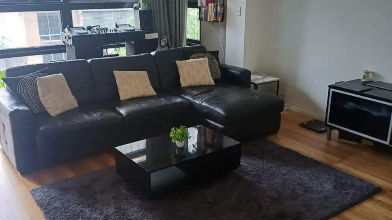 Furnished room in a flatshare
