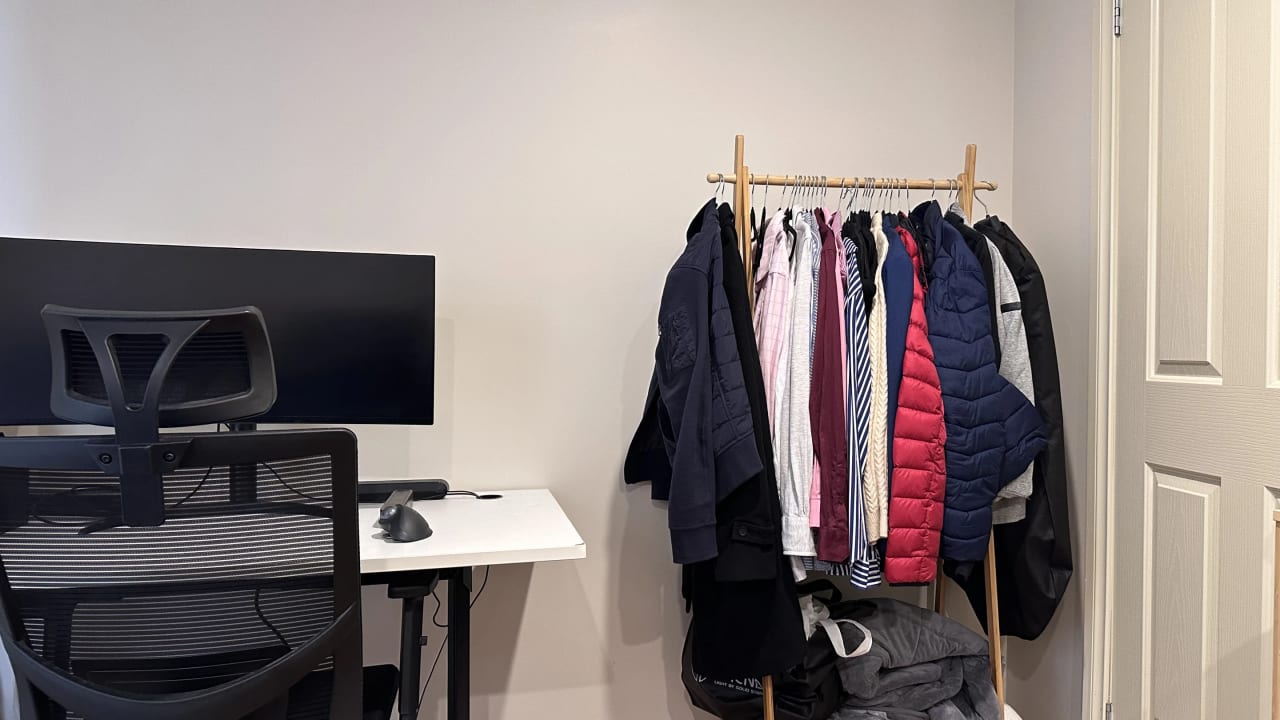 Furnished room in a share house