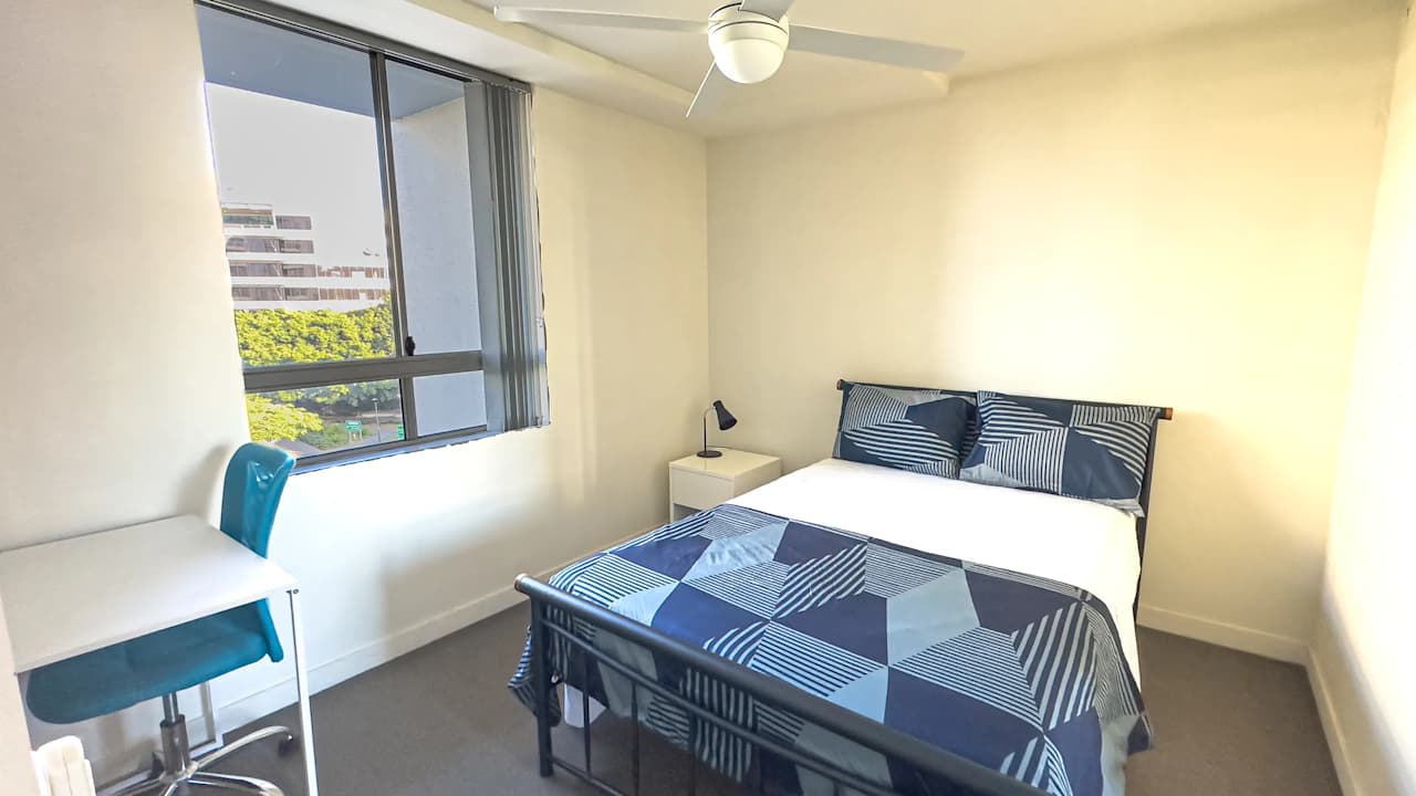 Furnished room in a flatshare