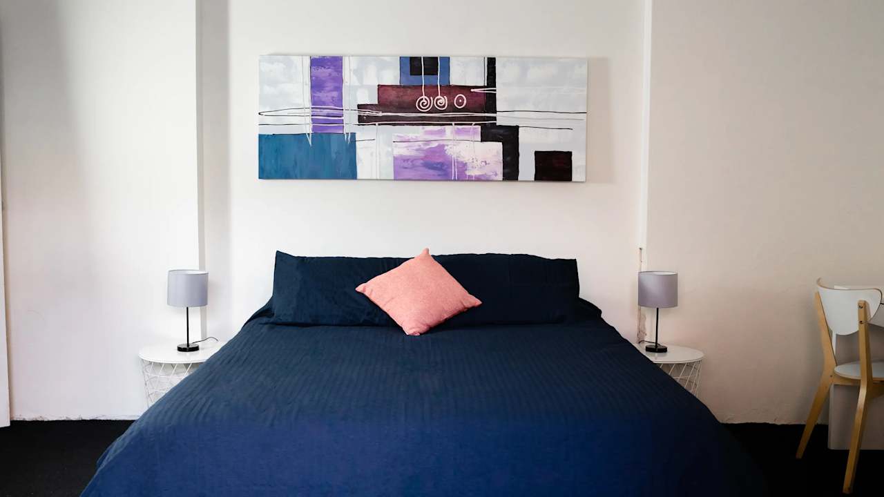 Furnished room in a flatshare
