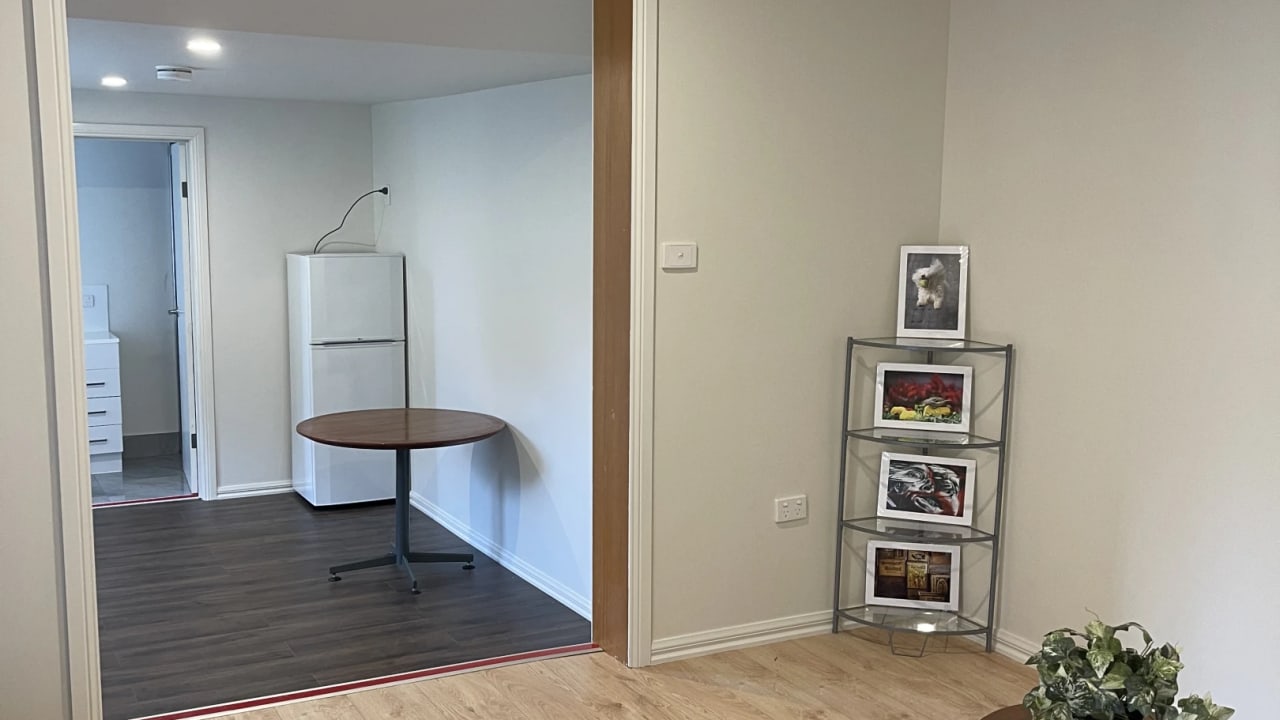 Whole property with 1 room for rent