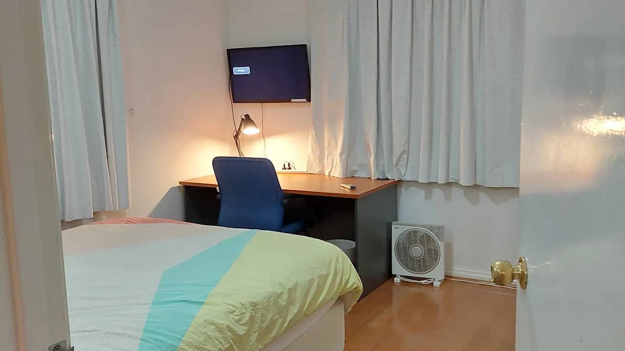 Furnished room in a share house