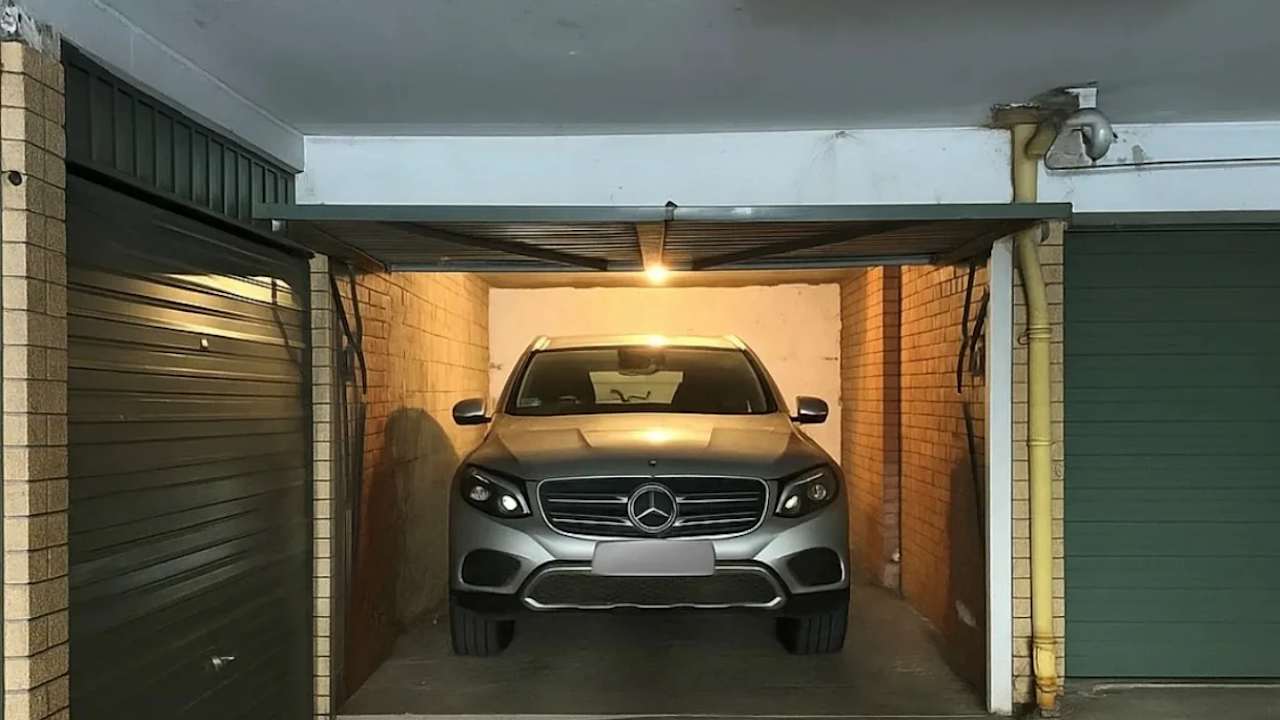 Unfurnished room in a flatshare