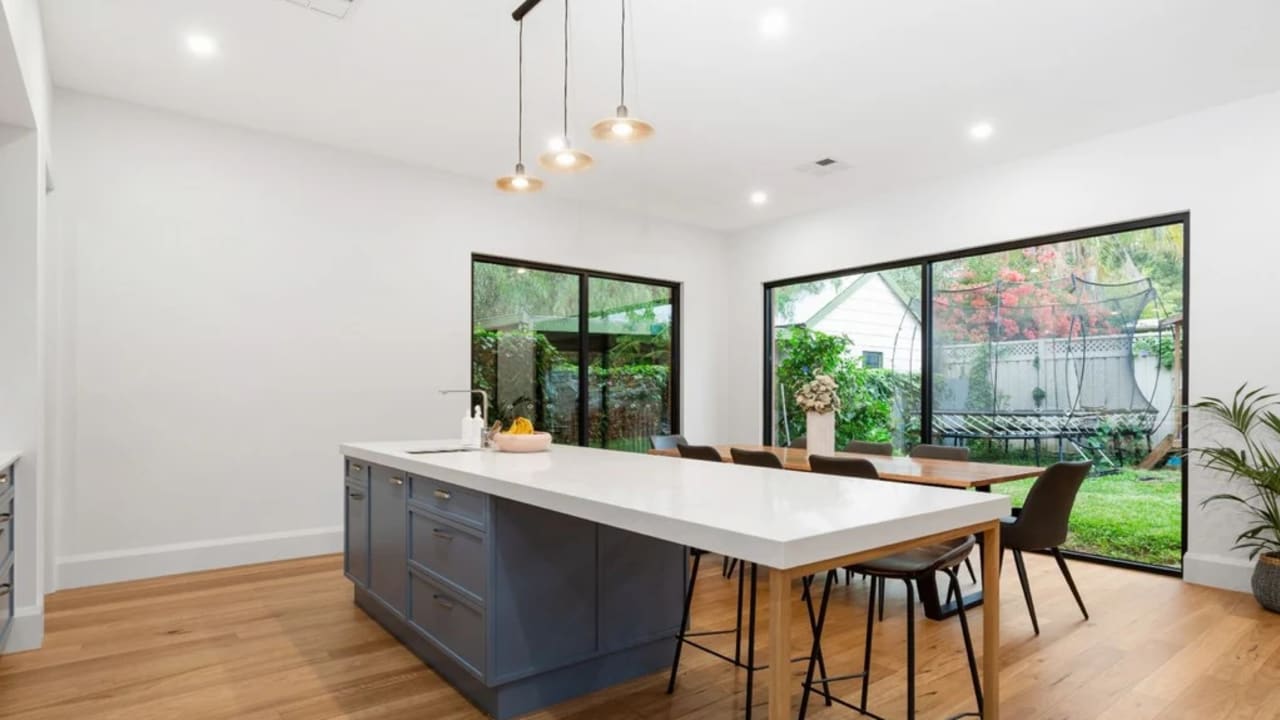 Whole property with 4 rooms for rent