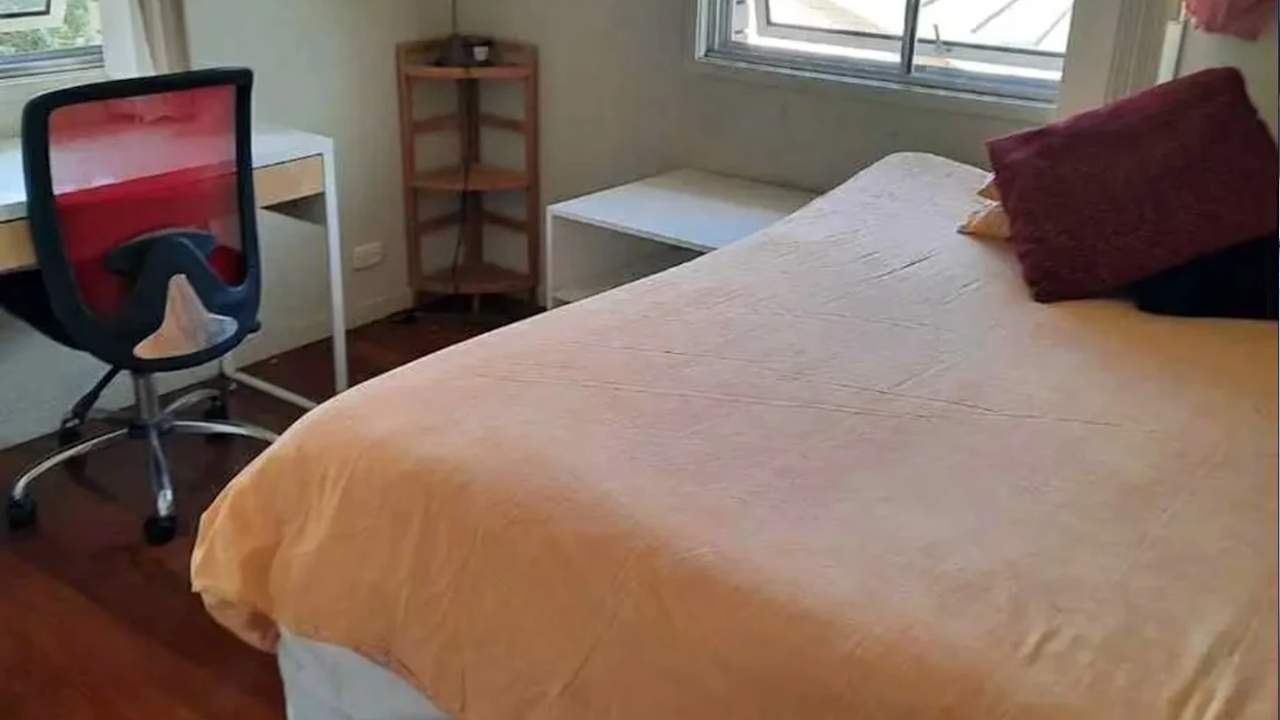 Room in a share house