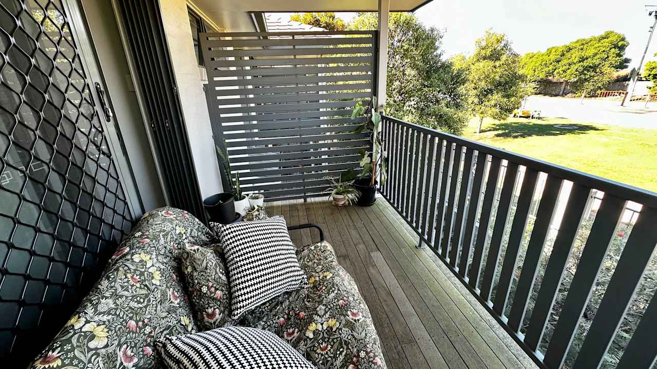 Unfurnished room with own bathroom