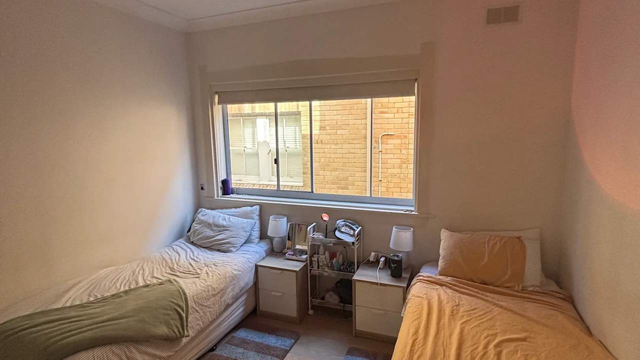 Furnished room in a flatshare