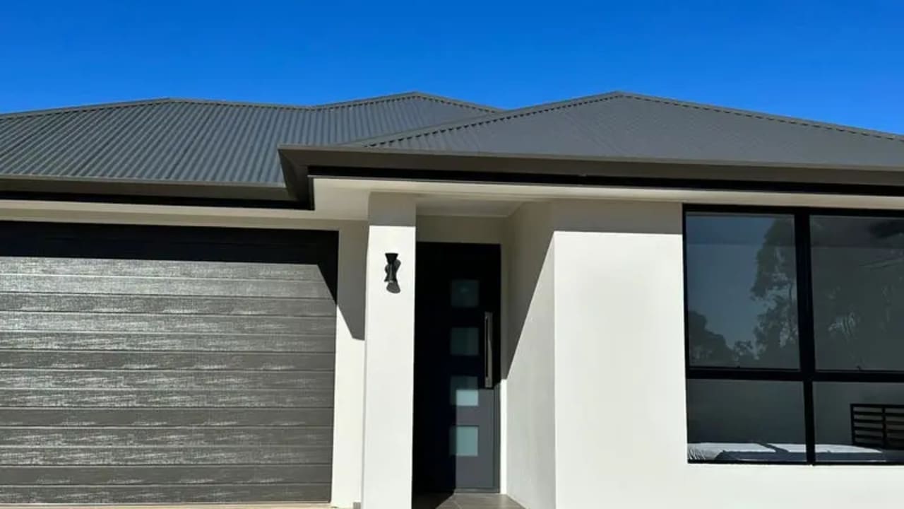 Whole property with 4 rooms for rent