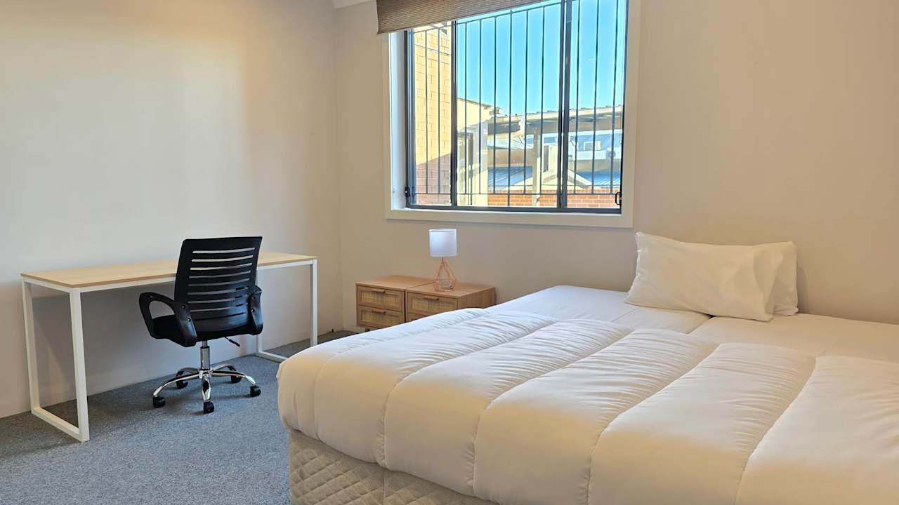 Furnished room in a flatshare