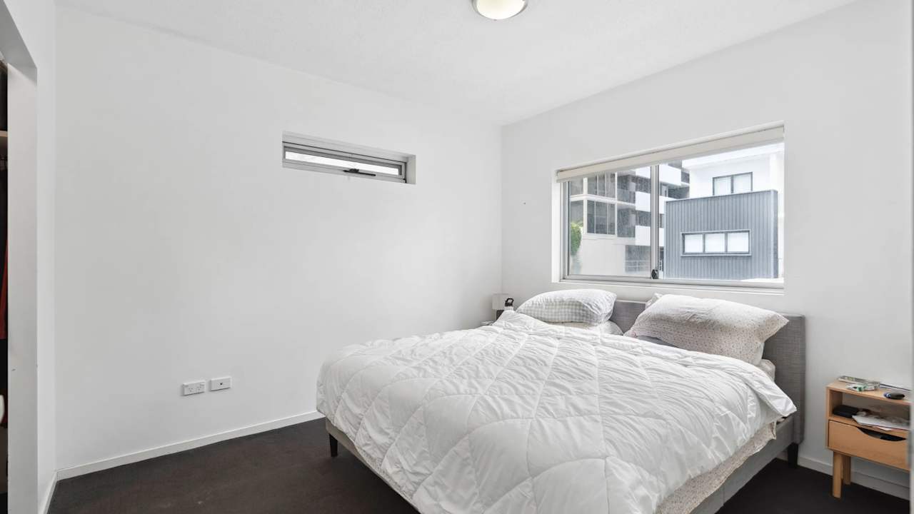 Furnished room with own bathroom