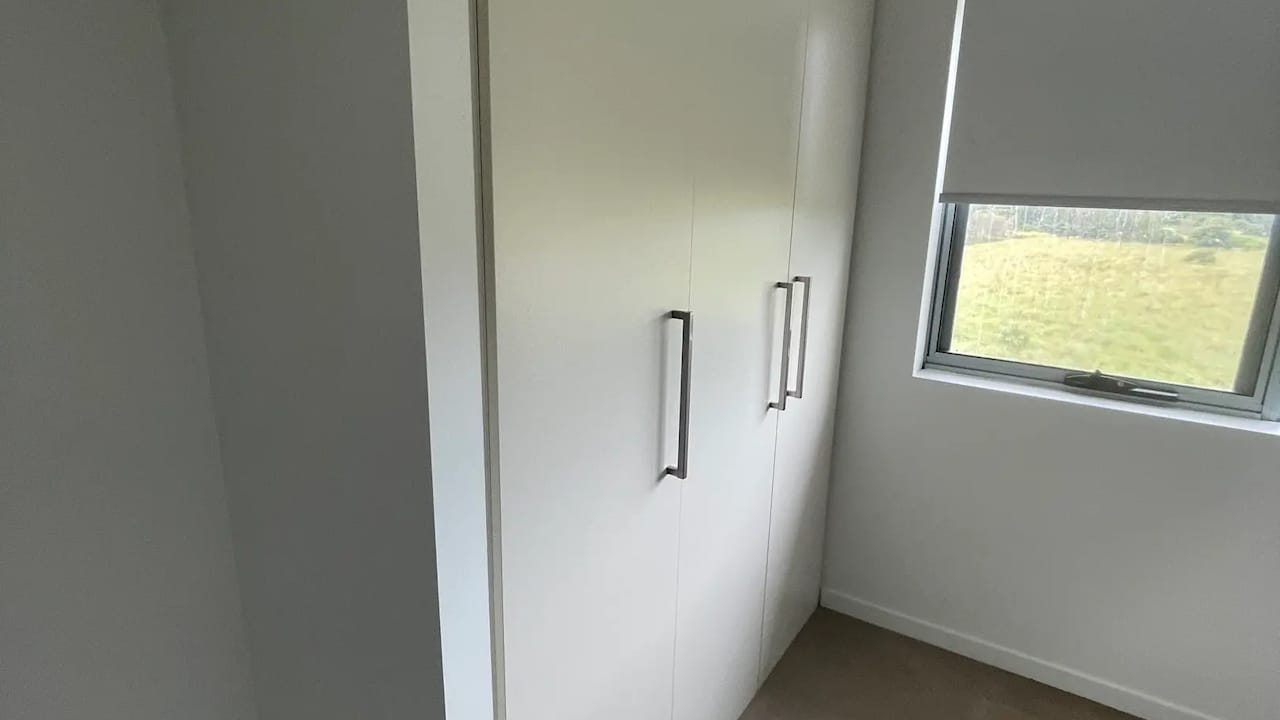 Unfurnished room with own bathroom