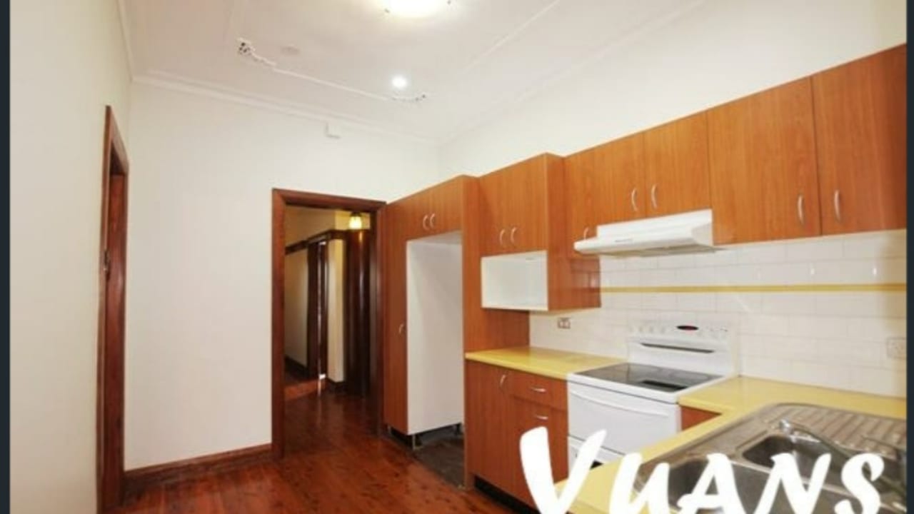 Room in a share house