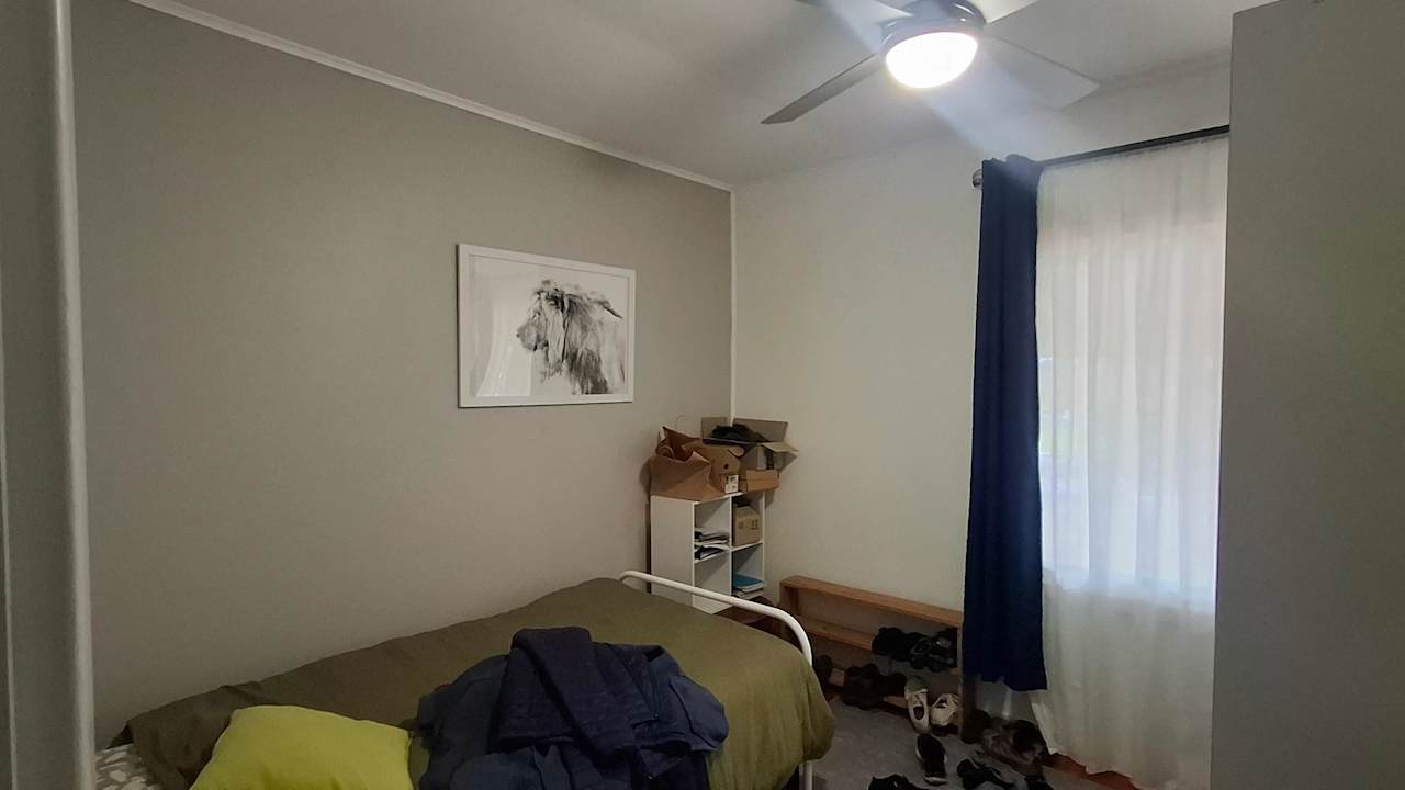 Room in a share house
