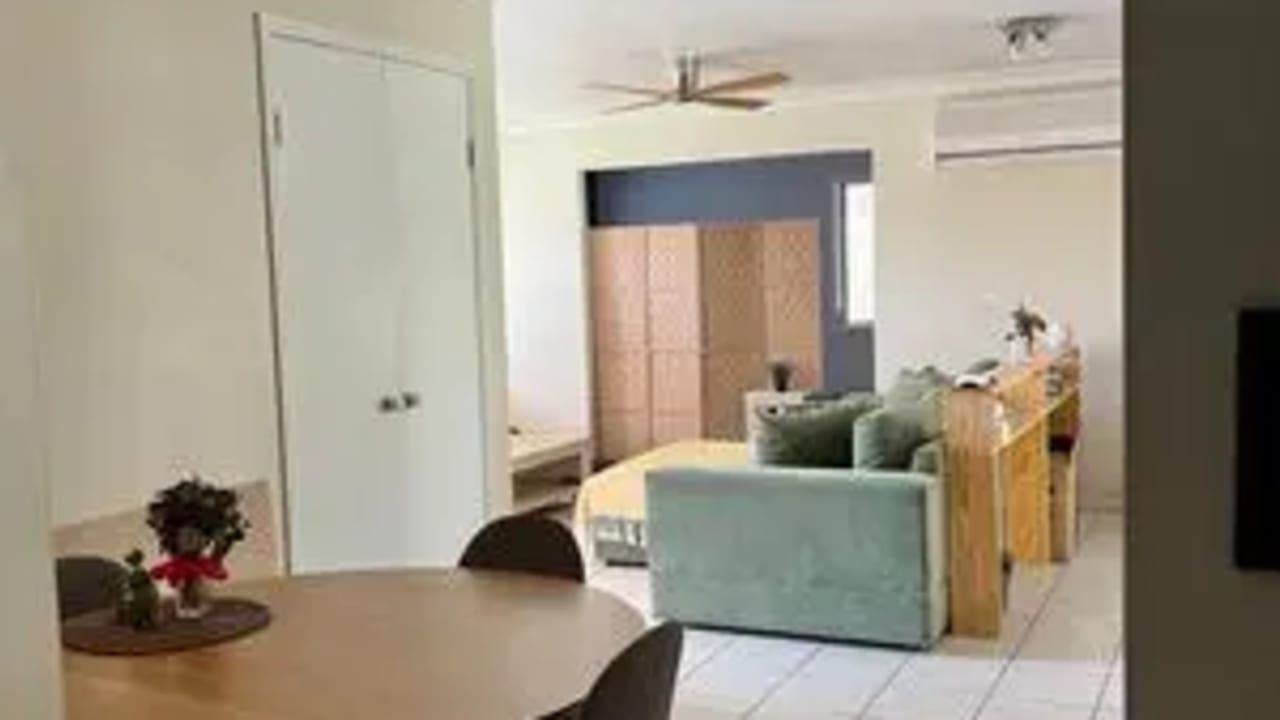 Room in a share house