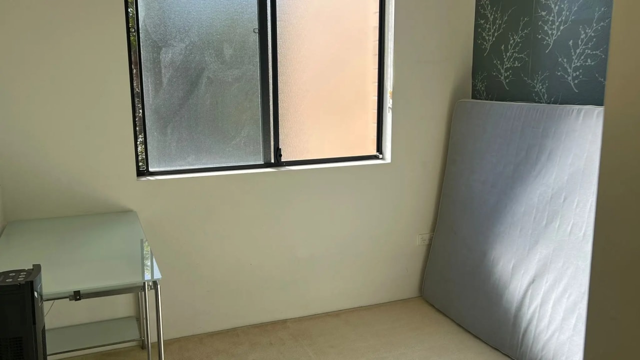 Room in a share house