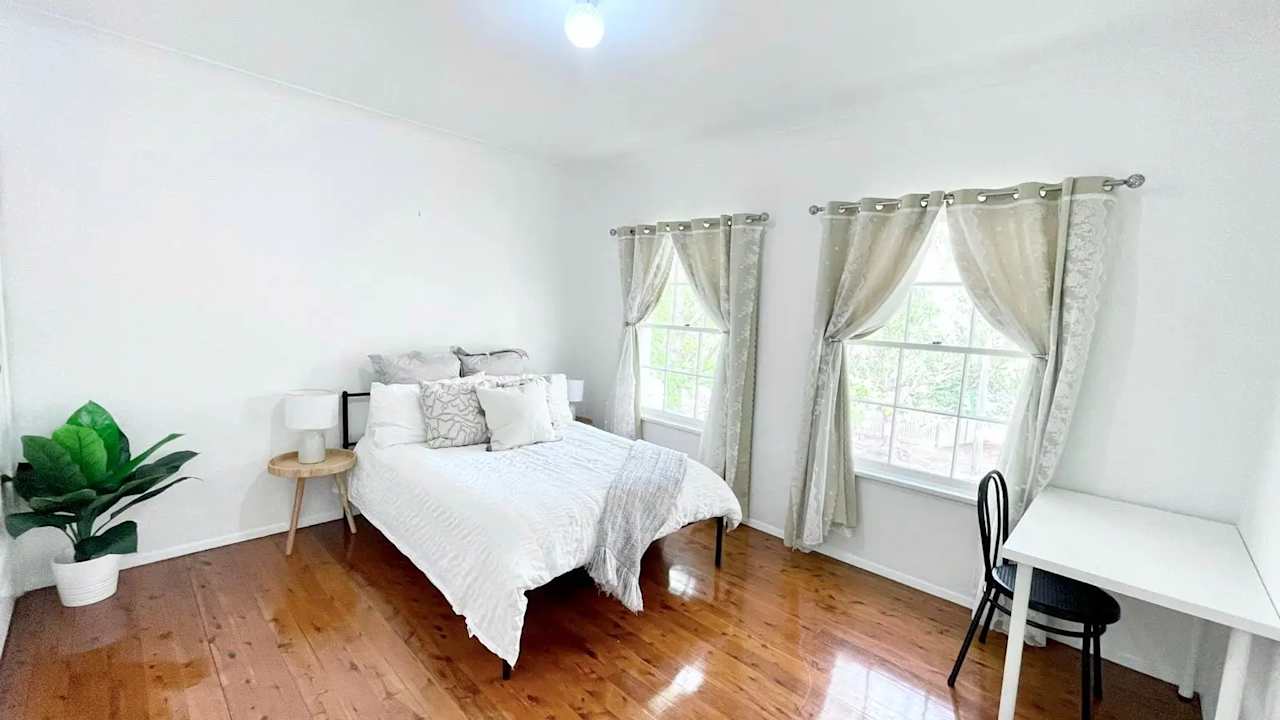 Room in a share house