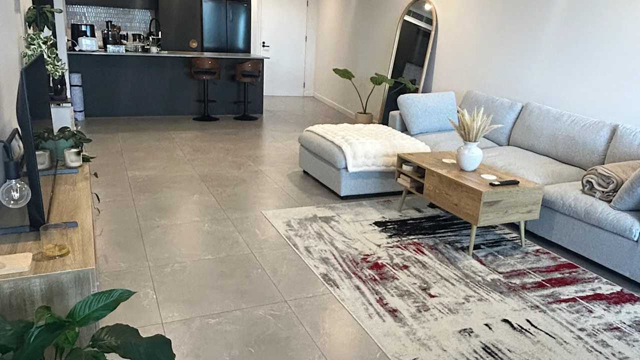 Unfurnished room with own bathroom