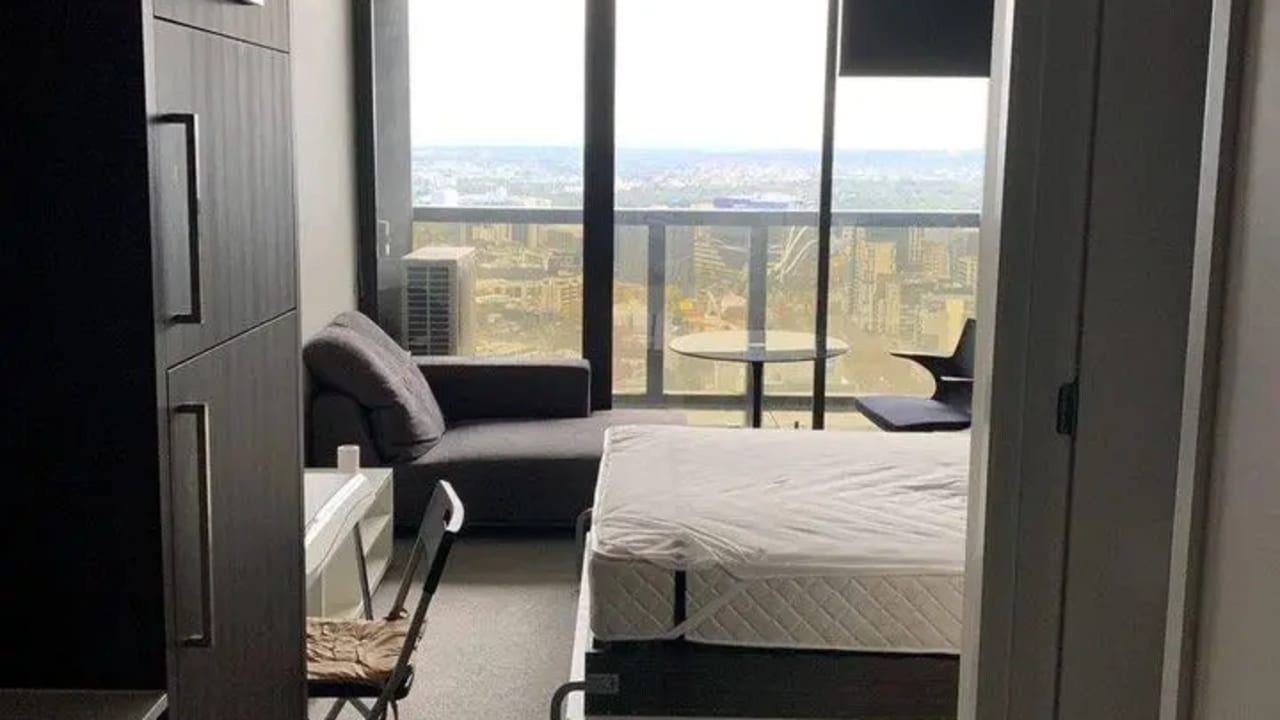Furnished room with own bathroom