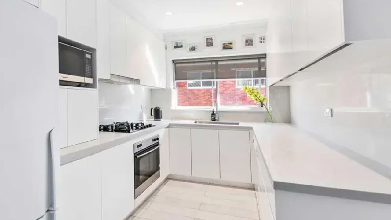 Unfurnished room in a flatshare