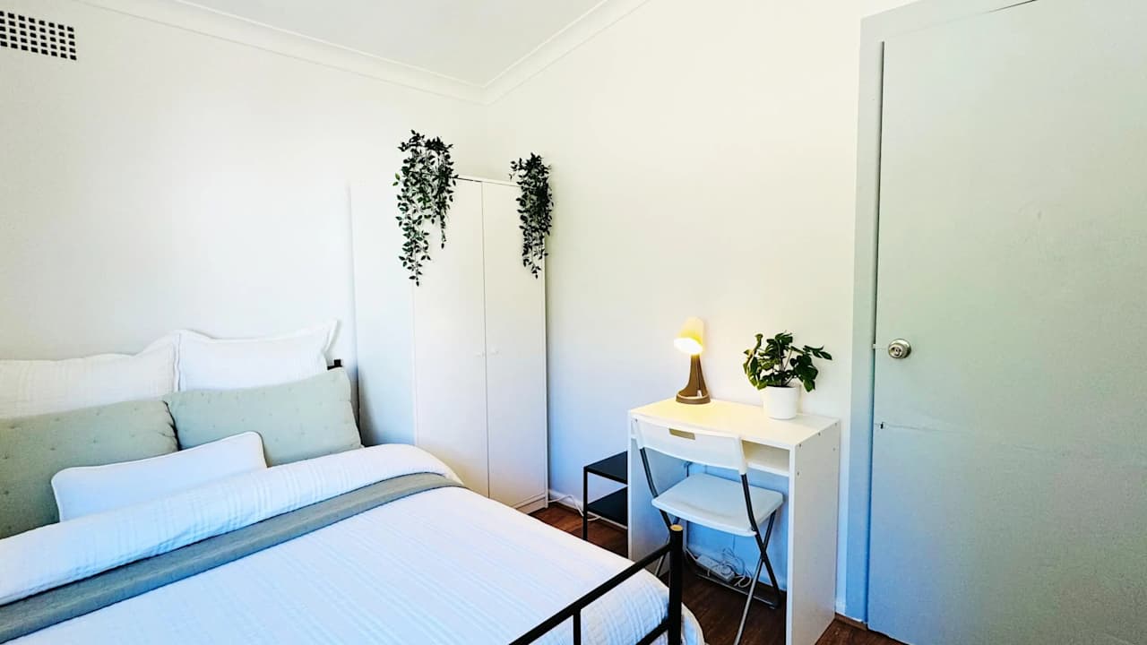 Furnished room in a share house