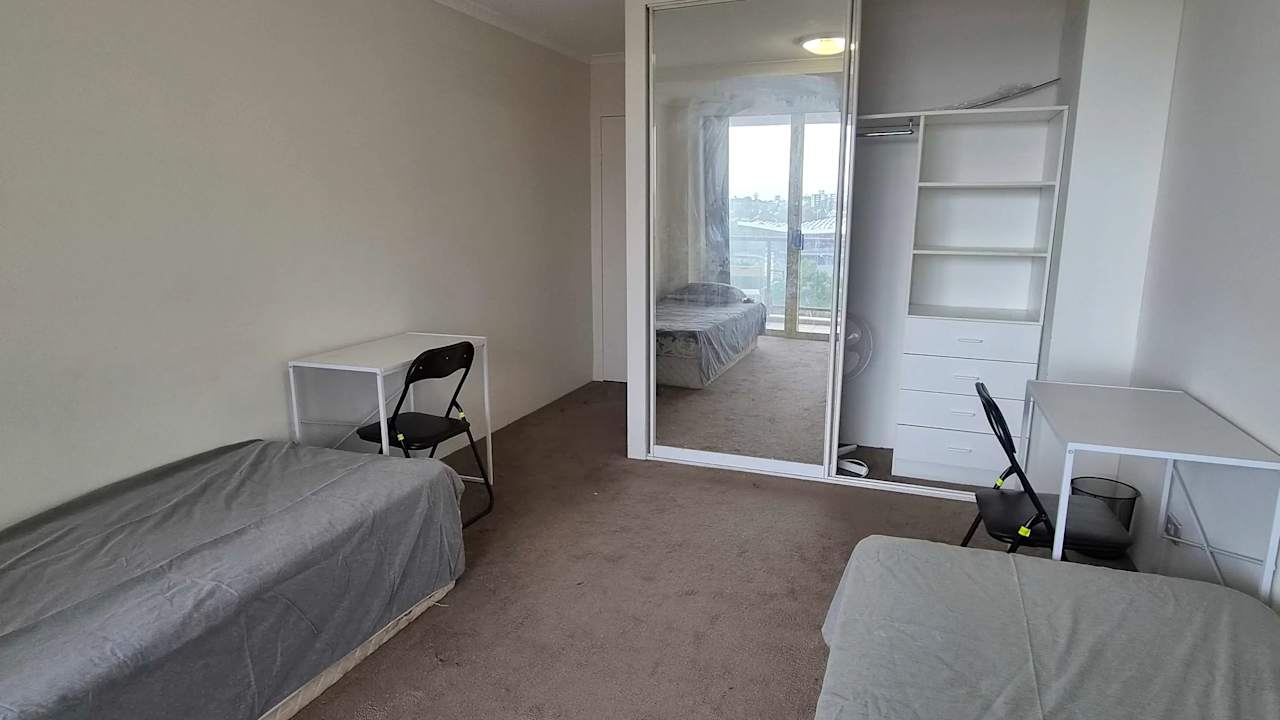 Furnished room with ensuite in a flatshare