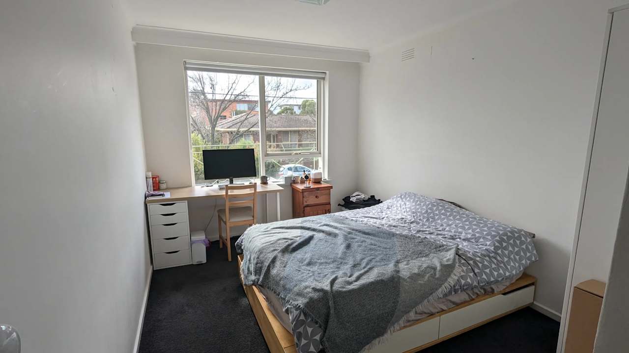 Unfurnished room in a flatshare