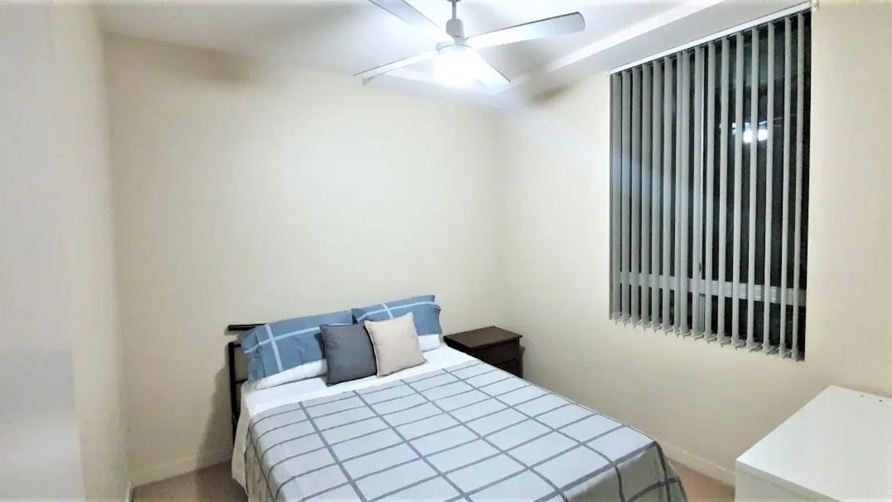 Furnished room in a flatshare
