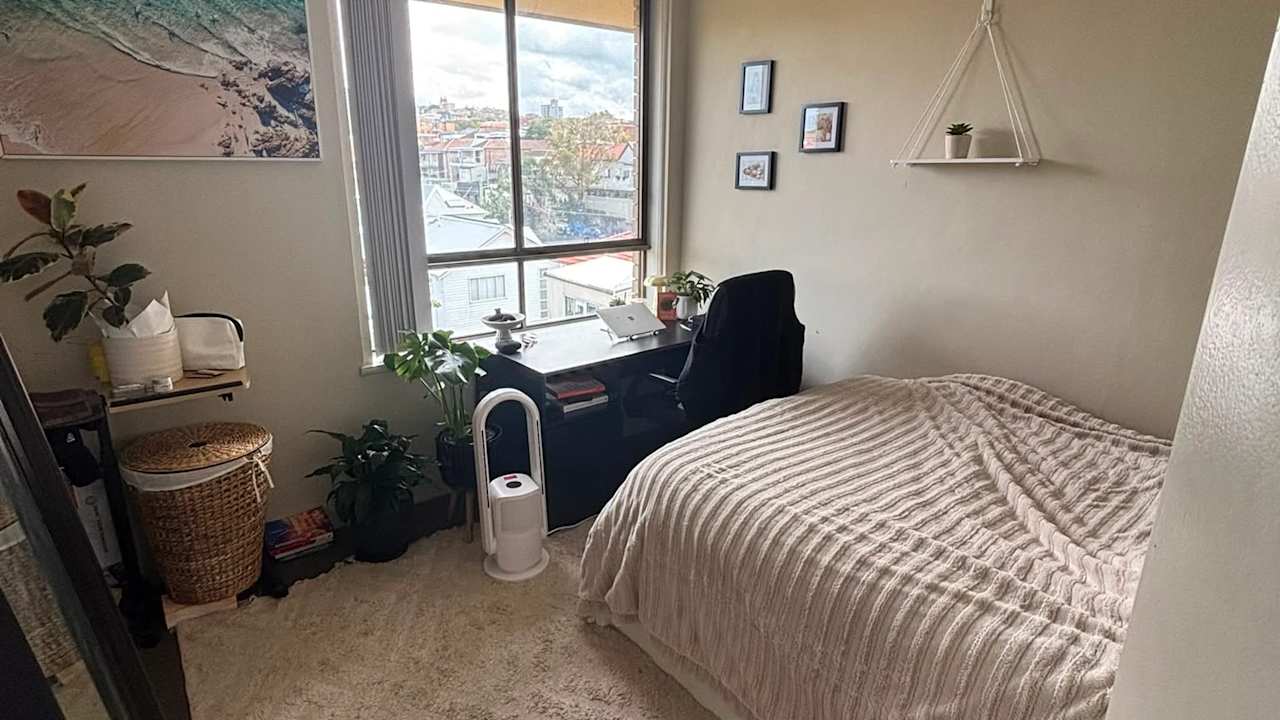 Room in a share house
