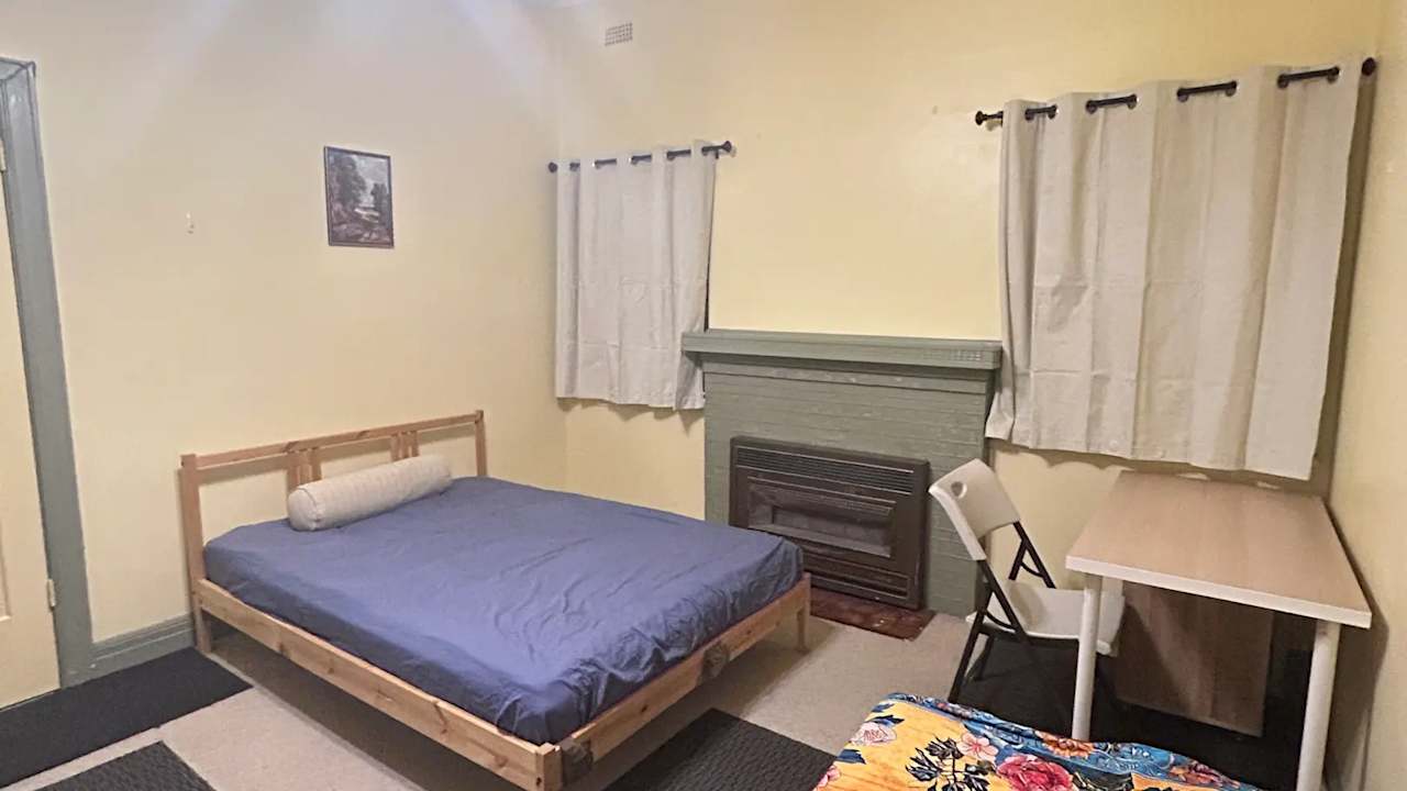 Furnished room in a share house