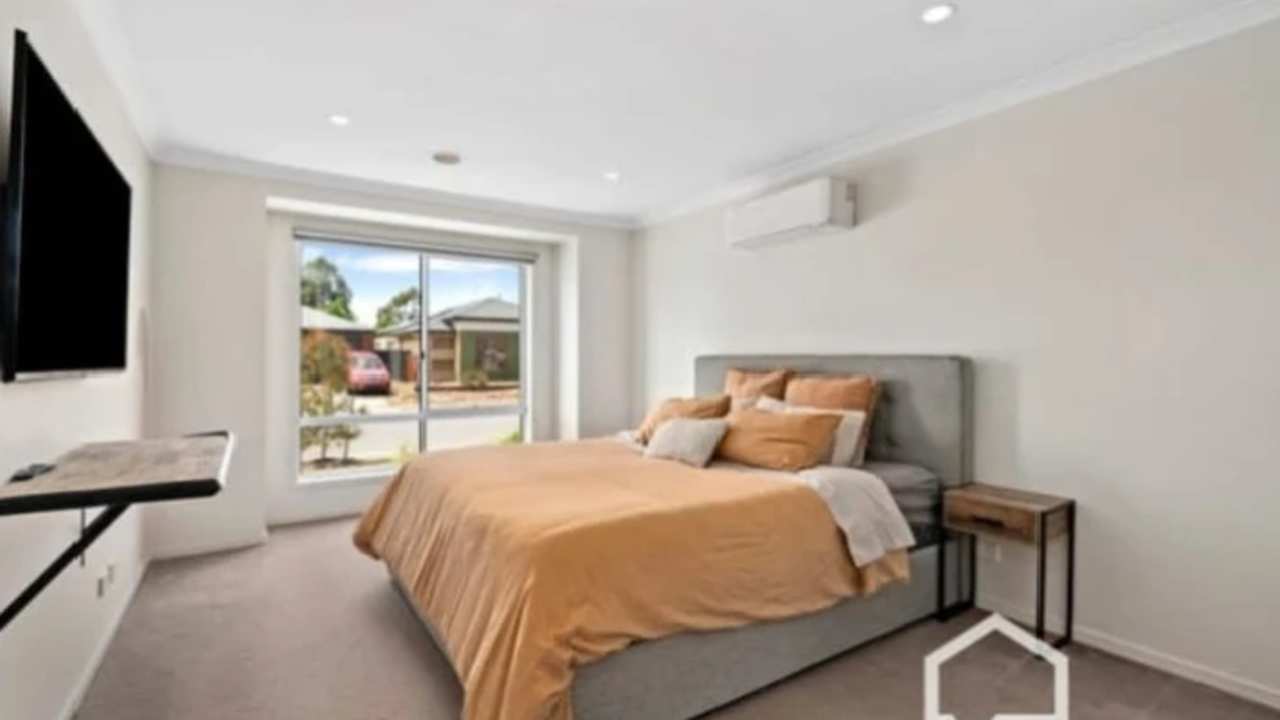 Furnished room with ensuite in a share house