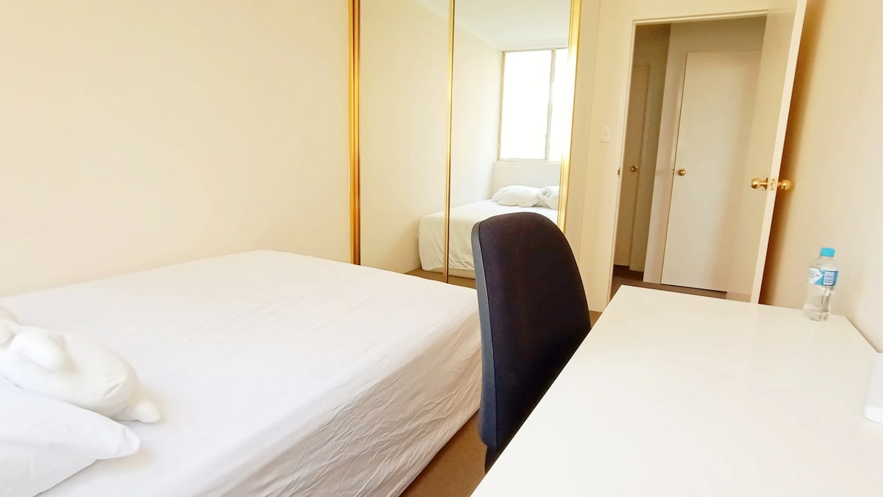 Furnished room in a flatshare