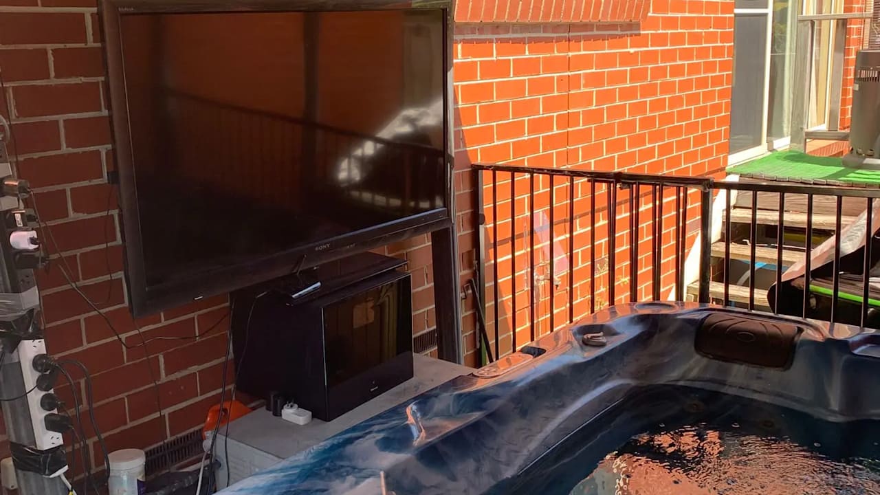 Furnished room with own bathroom