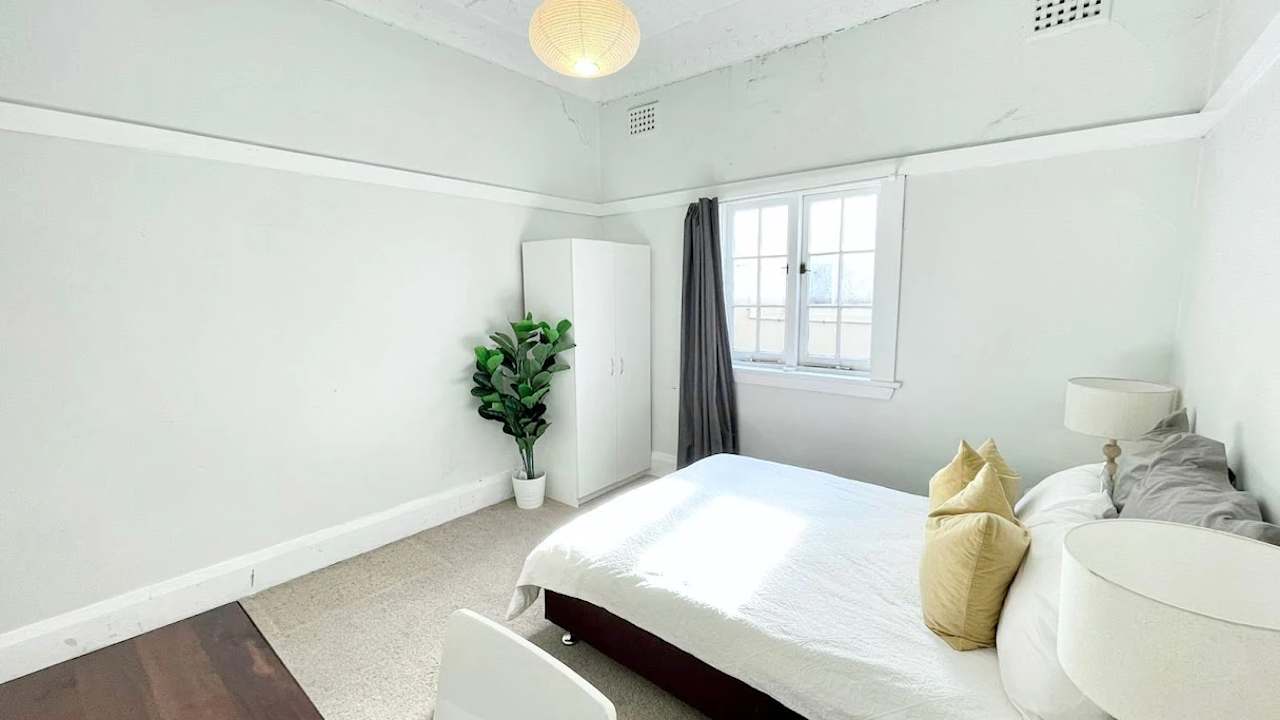 Room in a share house