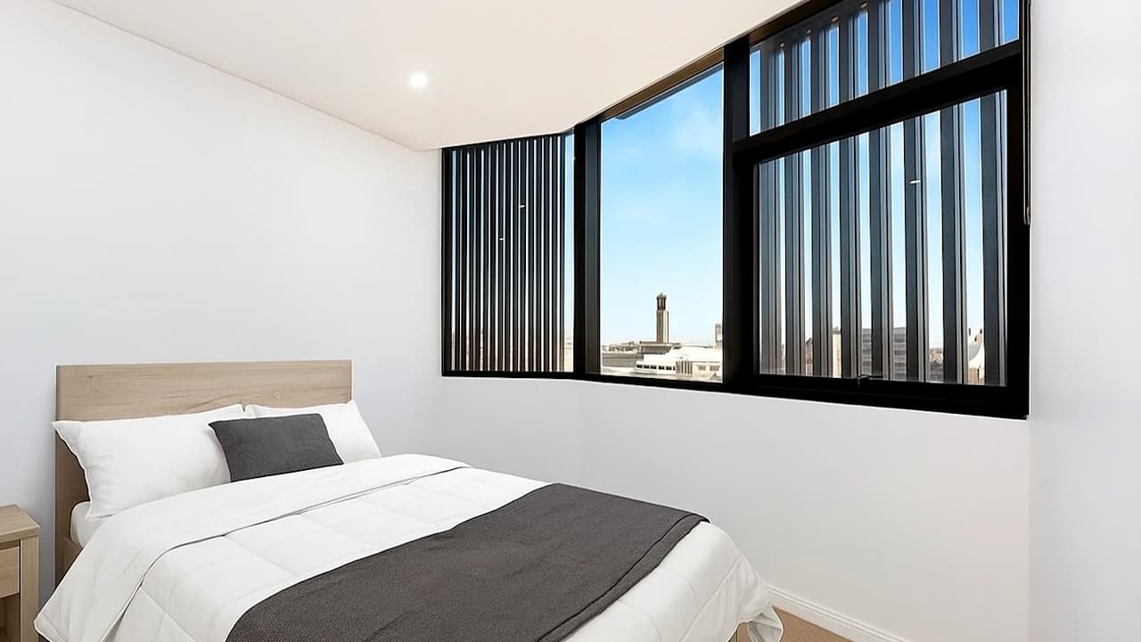 Furnished room with ensuite in a flatshare